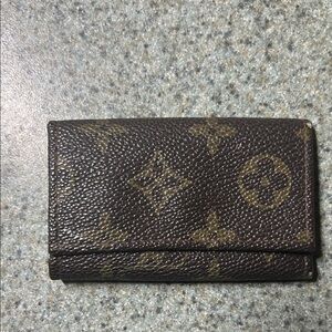 Louis Vuitton 6 key holder in Monogram Canvas